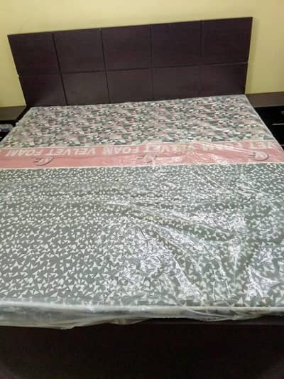 Almost New Bed Set for Sale