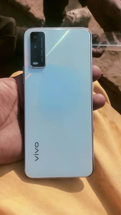 Vivo V21