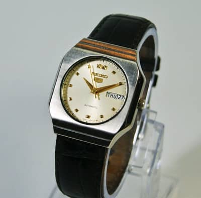 Vintage Seiko 5 Automatic Wrist Watch Day Date