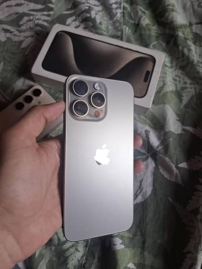 Iphone 15 pro max natural titanium