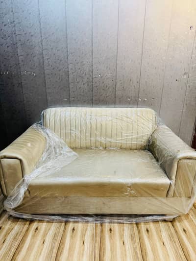 2/2 seetr sofa urgent sale