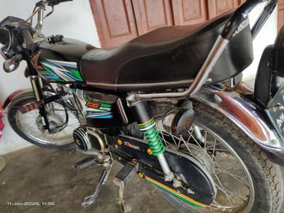 Honda 125 Black Color