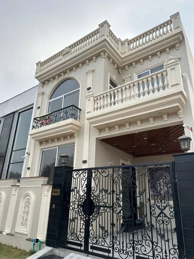 Brand New 5 Marla Full House for Rent DHA 9 Town | Prime Living