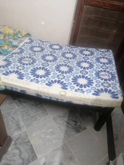 single mattress in new condition only 4 month used all ok
