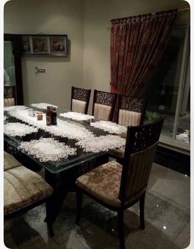 Dining table 8 seater