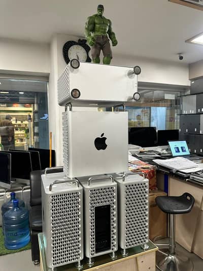 Apple Mac Pro 2019 196GB RAM | 2TB SSD | 64GB GPU | Complete Setup