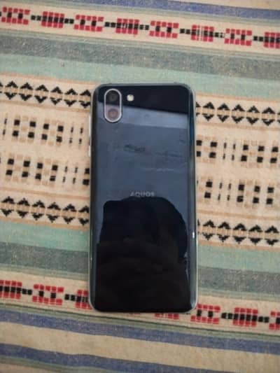 Sharp Aquos R2 (Non PTA) 4/64  –  – Full OK – Urgent Sale