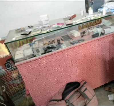 Countsnter Tables and racking