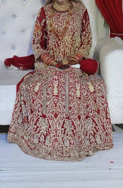 Heavy Embroidered Bridal Lehenga for Sale - Excellent Condition"