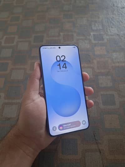 SAMSUNG S25 PLUS LOOKS LIKE NEW
