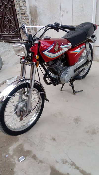Honda CG 125 urgent for sale contact WhatsApp,,03267515434