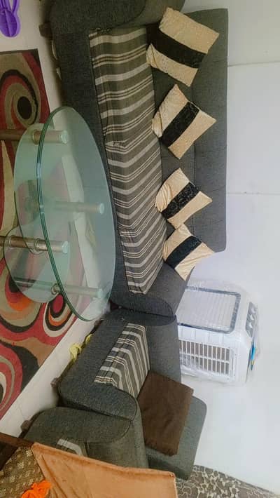 urjunt sale Karna hy 5 seater