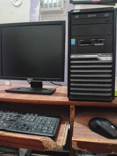 i5 4th gen 3.20 ghz Pc 8gb ram and 17 inch LCD with mouse,keyboard