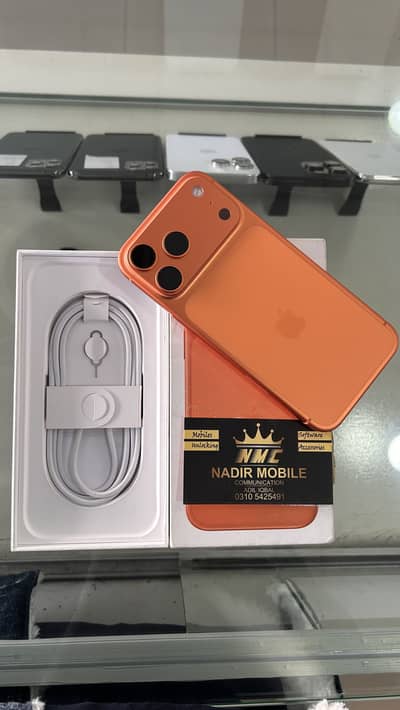 Iphone 17 pro max 512gb factory unlocked  13cc UK variant 10/10 cond