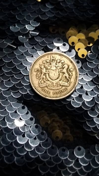 Rare 1983 Queen Elizabeth // one pound error and rare