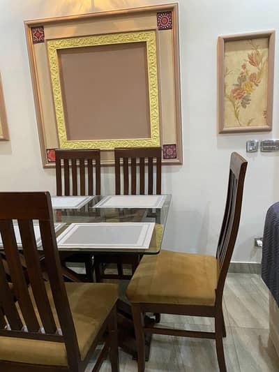 Dinning table with 6 chairs