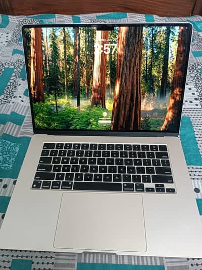 MacBook Air 15" m2 8+256 GB