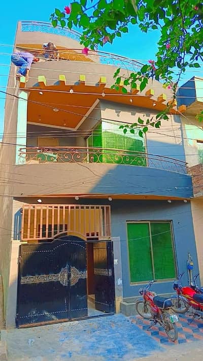 3.5 Marla Beautiful Owner Build With Direct Owner Meeting For Sale in Johar Town phase 2 Near Emporium Mall.