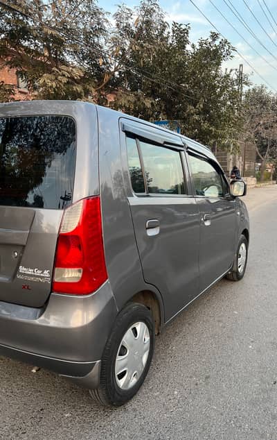 Suzki wagon R vxl 2015 model