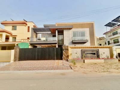 1 kanal Brand New Luxury Modern Style super Hot Location All Original Picture Attached with Direct Owner Meeting For Sale in Wapda Town Phase 1