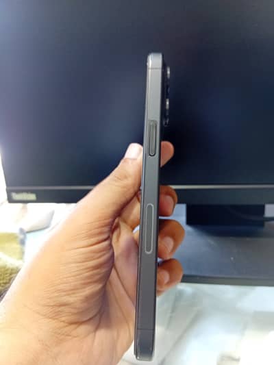 15 pro max titanium jet black jv