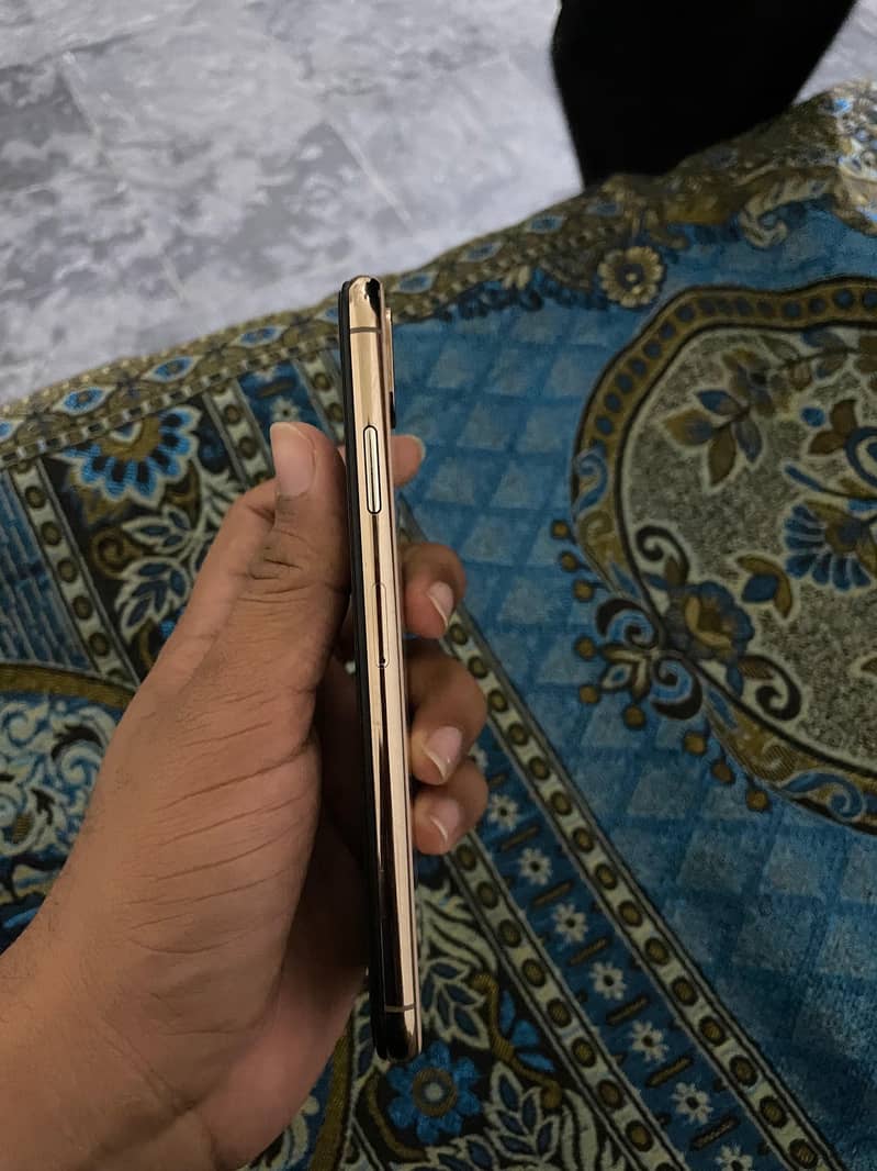 Exchange possible with iphone 12 pro and 13 4