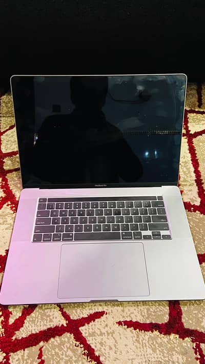 Apple MacBook Pro With Touch Bar 16-Inch (3072×1920)