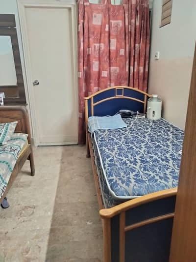 single bed 3 by 6 size with mattress for sell