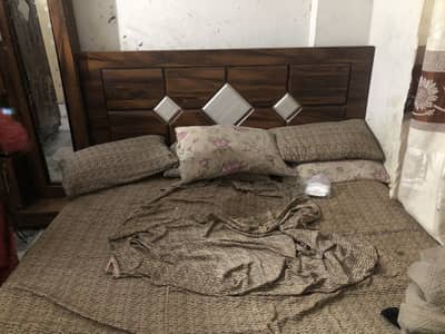 KING SIZE BED Dressing table Wardrobe