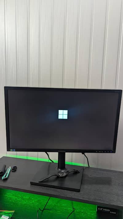 Samsung S24E450 24 inch LCD monitor