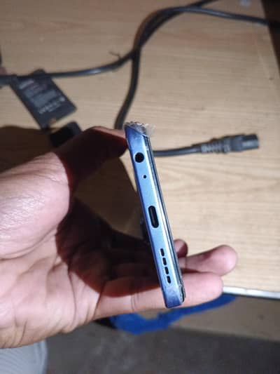 HOT60i 6/128 with box charger