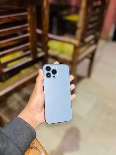 Iphone 13 pro max with box