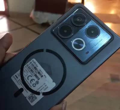 infinix note 40 80 GB / 256 gb