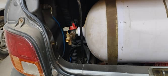 LPG kit and cylinder j