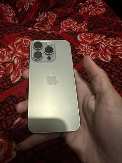Iphone 15 pro Natural Titanium