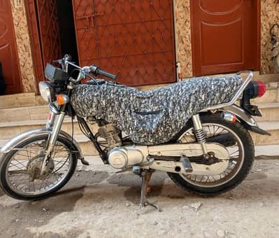 22 Model  Full ok Bike Lo Or Chalo koii kharcha Nhii