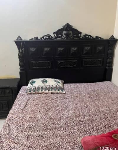 chunioti bed with 2 side tables and singhar mirror set