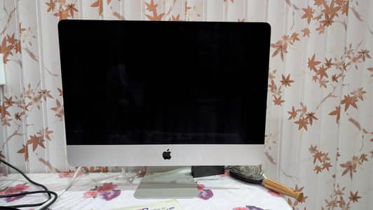 iMac 2017 21.5 inch - All in one Desktop.