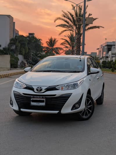 Yaris 1.5 Ativ X 2022. Like New