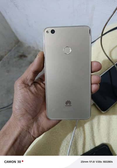 Huawei honor 8 Sargodha 49 tail 03057494042