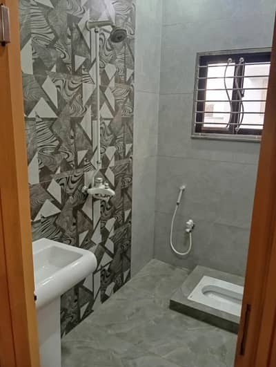 10 Marla House available For Rent ''C" Block