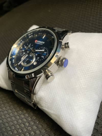 8 Luxury watches available in different price