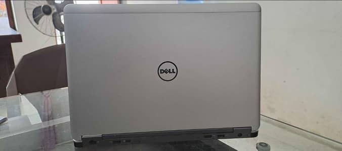 Dell Laptop : Core i5 (Gen 4)  Lattitude E-7440