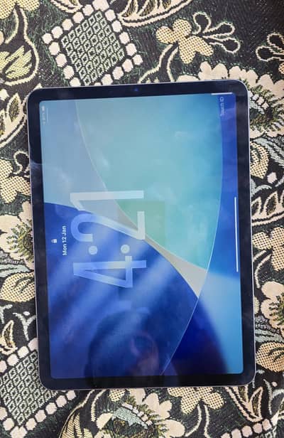 ipad Air 5th generation m1 64GB WITH BOX