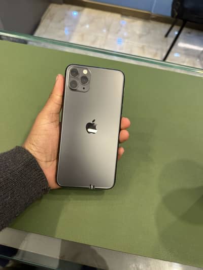 iPhone 11 Pro max 64GB | Sim Locked