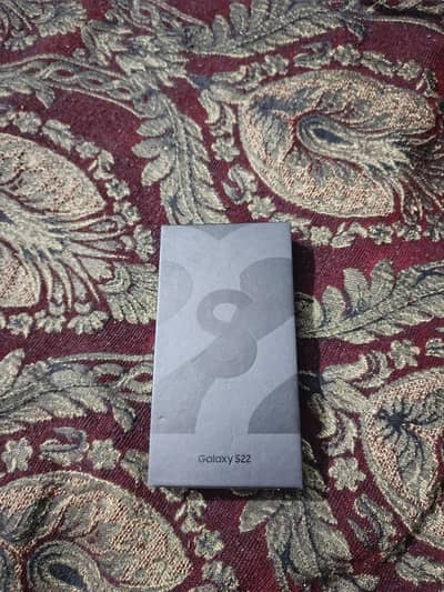 Samsung S22.