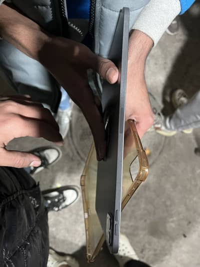 iPad m2 pro 1 hand used