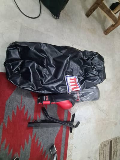 full boxing bag with full equipments and rodd and gloves for sale