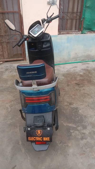 Electric scootey used