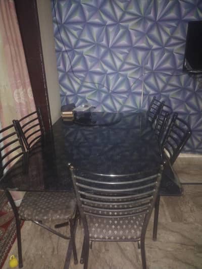 new dining table bohot Kam use howa hi